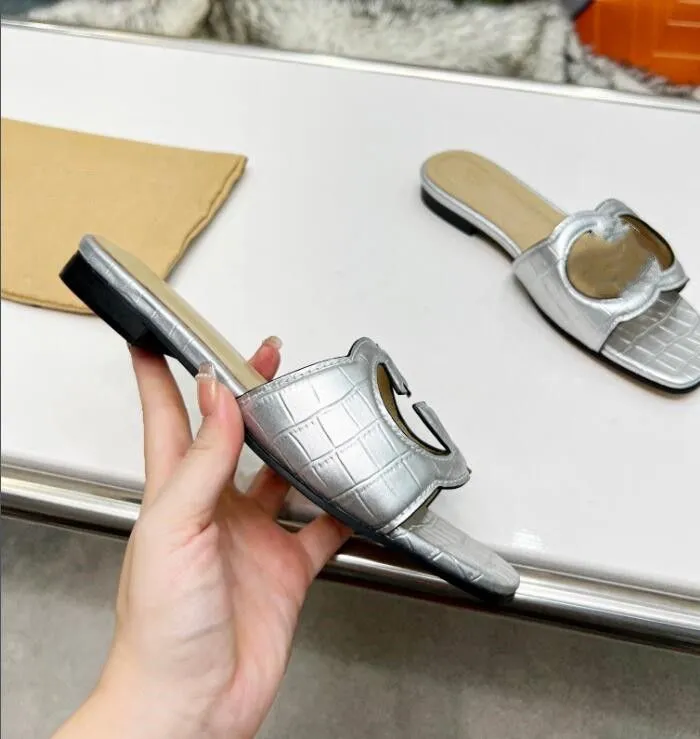 2021 slipper Luxury designer leather ladies sandals summer flat shoes fashion beach women slippers letter drag 35-42