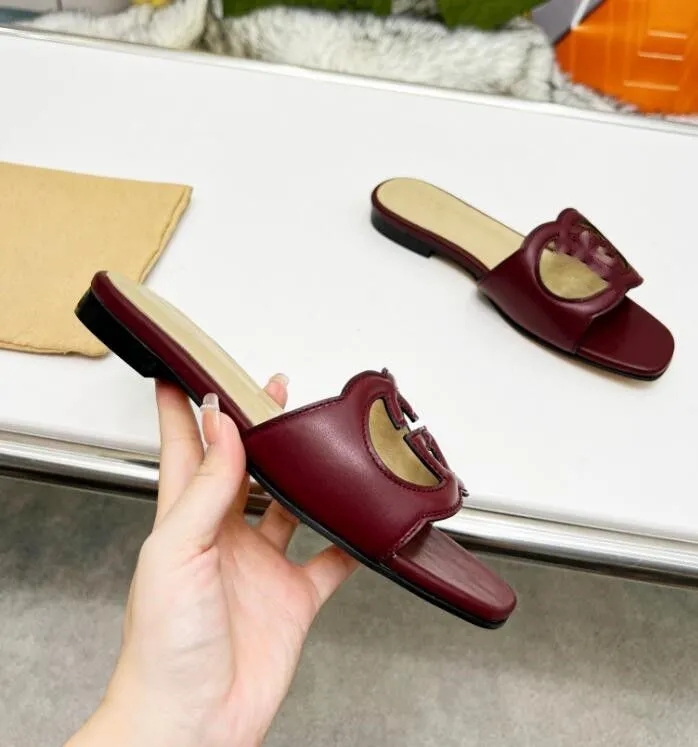 2021 slipper Luxury designer leather ladies sandals summer flat shoes fashion beach women slippers letter drag 35-42