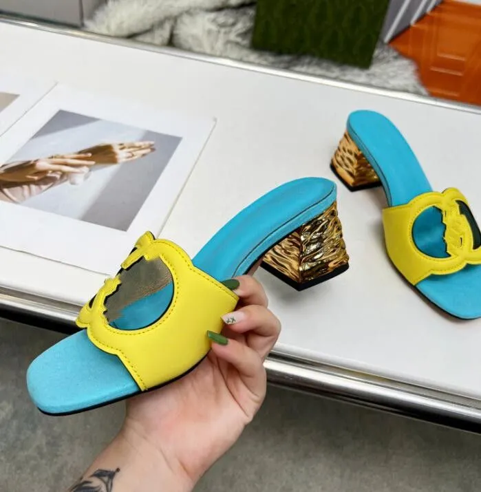 2021 slipper Luxury designer leather ladies sandals summer flat shoes fashion beach women slippers letter drag 35-42