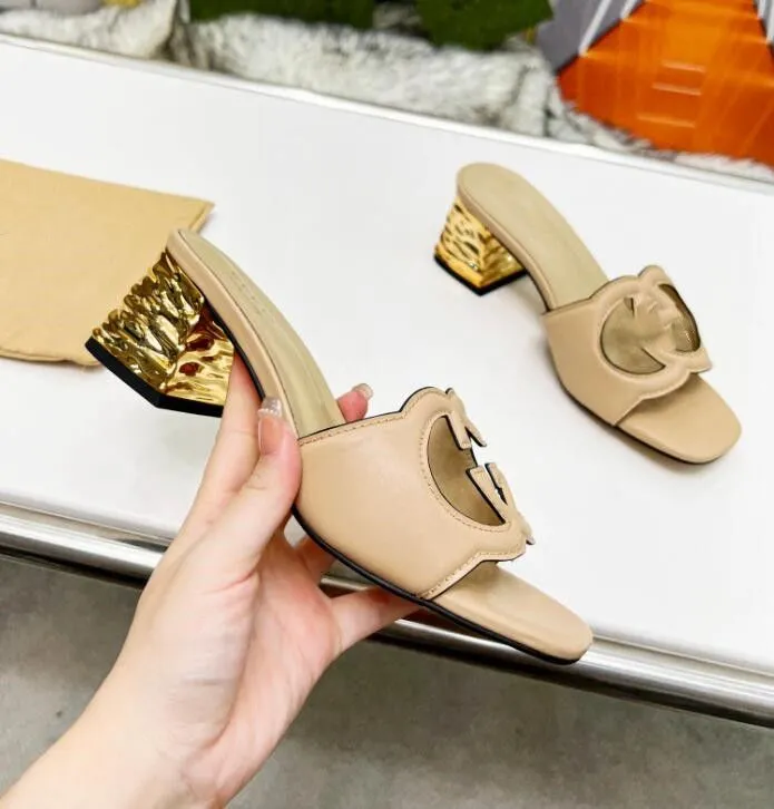 2021 slipper Luxury designer leather ladies sandals summer flat shoes fashion beach women slippers letter drag 35-42