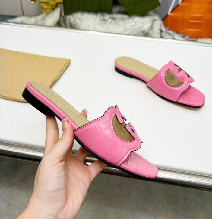 2021 slipper Luxury designer leather ladies sandals summer flat shoes fashion beach women slippers letter drag 35-42