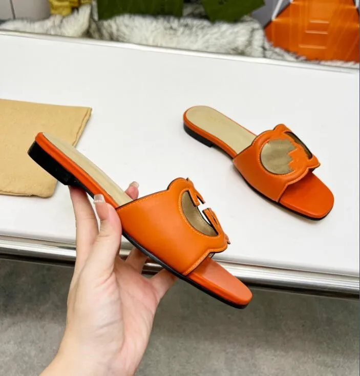 2021 slipper Luxury designer leather ladies sandals summer flat shoes fashion beach women slippers letter drag 35-42