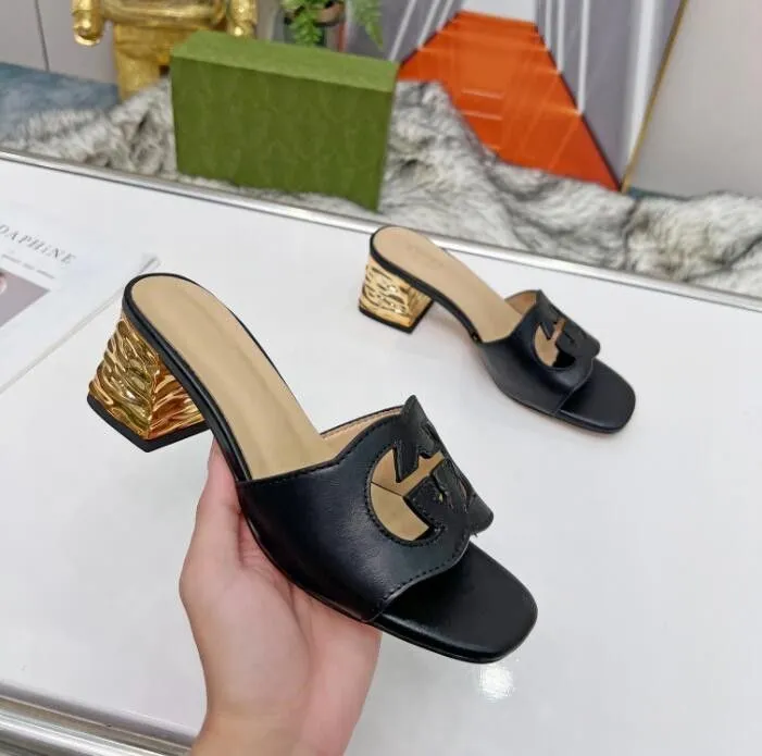 2021 slipper Luxury designer leather ladies sandals summer flat shoes fashion beach women slippers letter drag 35-42