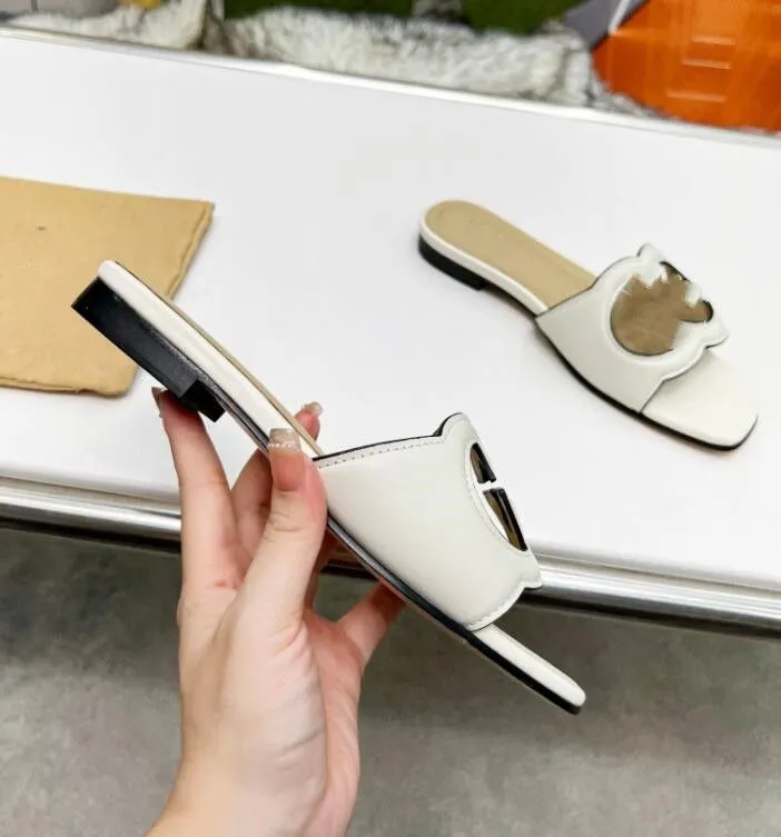 2021 slipper Luxury designer leather ladies sandals summer flat shoes fashion beach women slippers letter drag 35-42