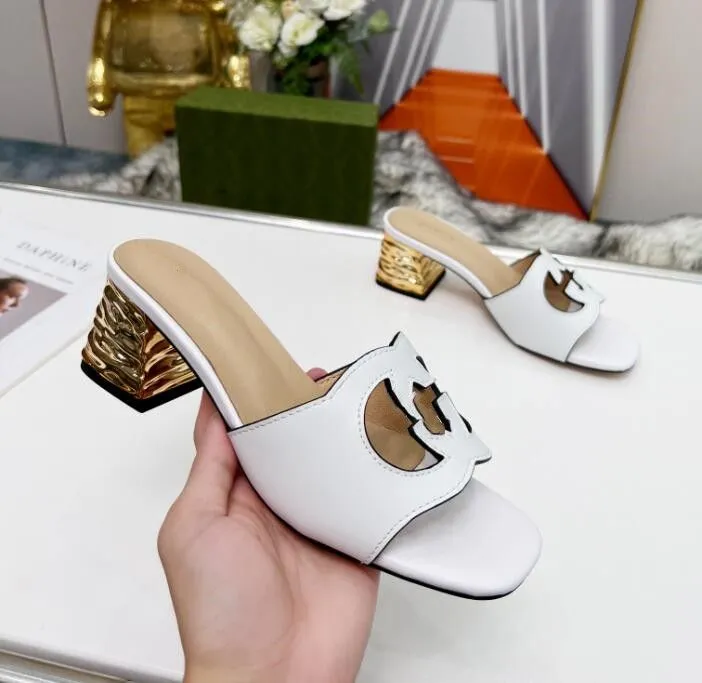 2021 slipper Luxury designer leather ladies sandals summer flat shoes fashion beach women slippers letter drag 35-42