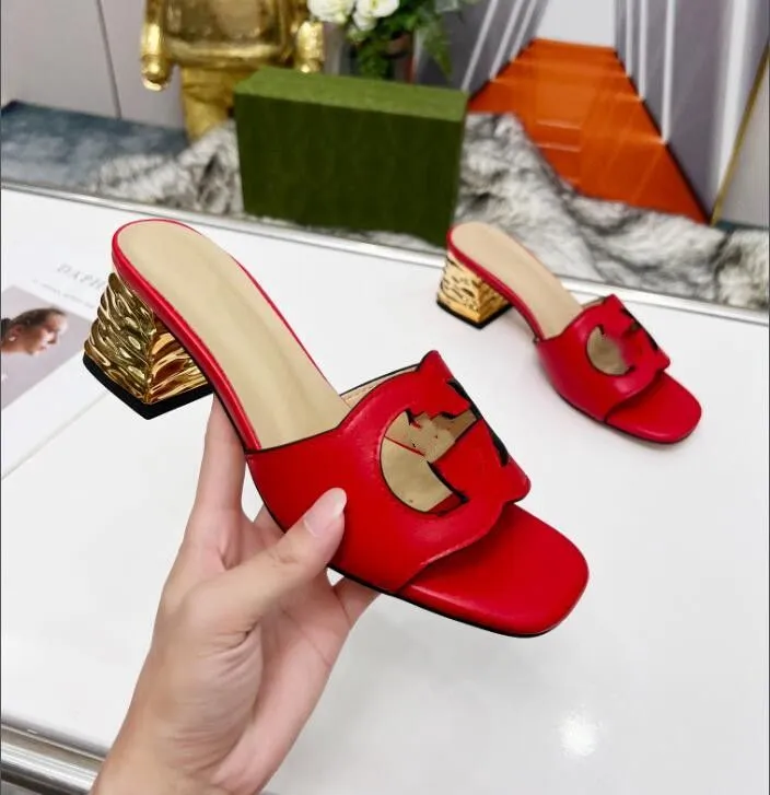 2021 slipper Luxury designer leather ladies sandals summer flat shoes fashion beach women slippers letter drag 35-42
