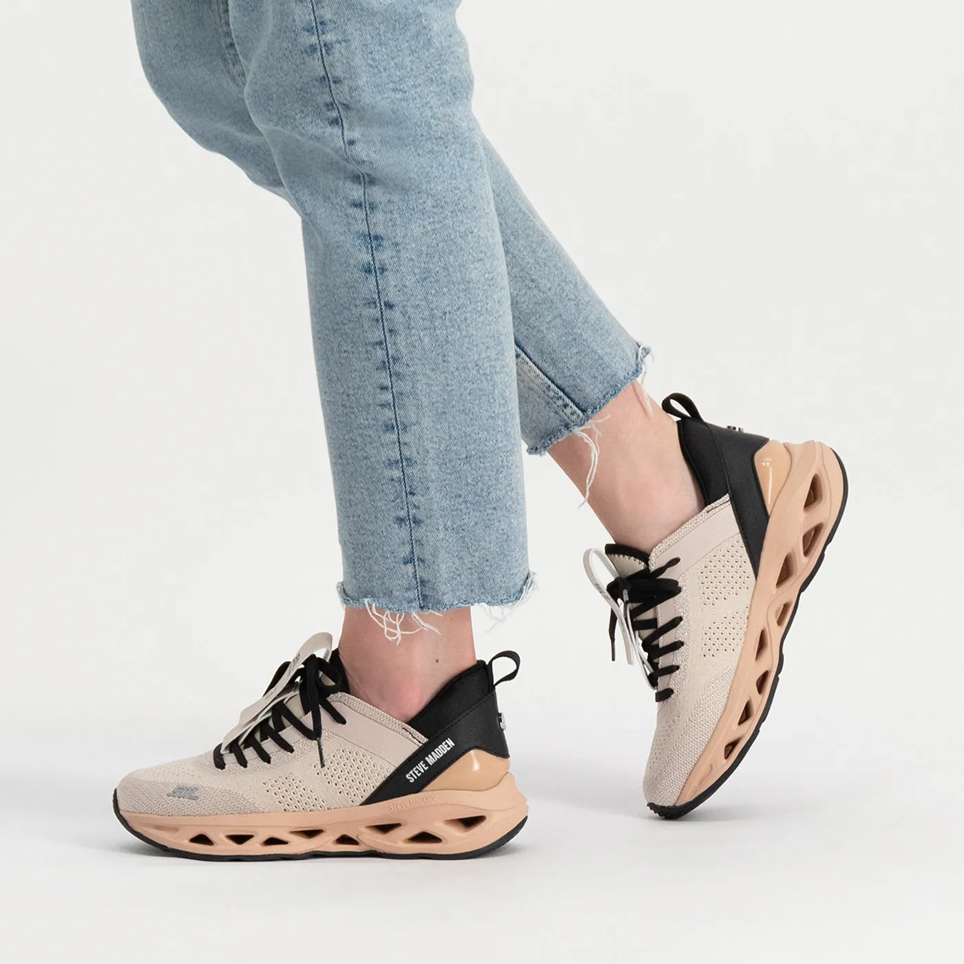 Surge 1 Trainer BLK/BLUSH